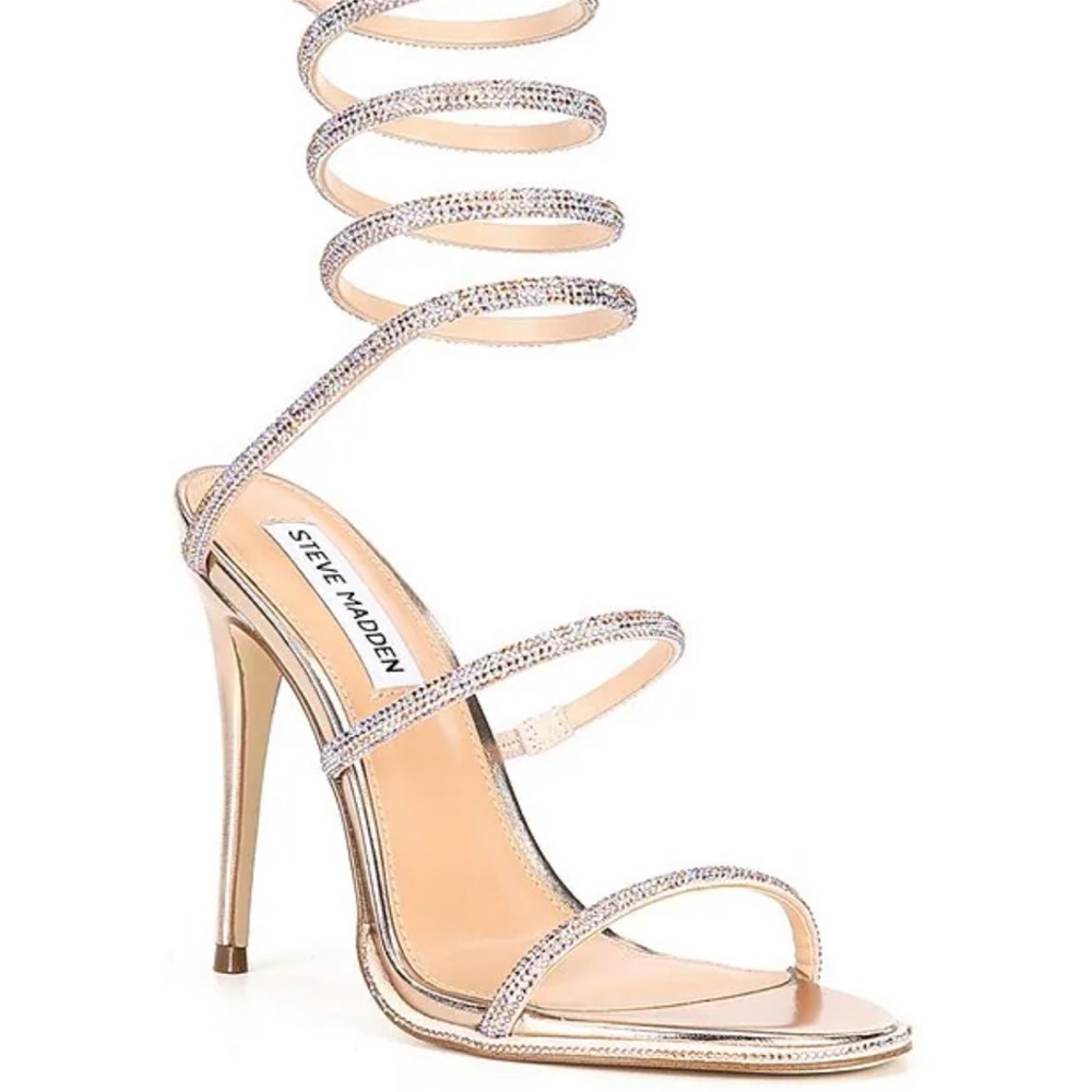 Elegant strappy heels only worn once like brand new